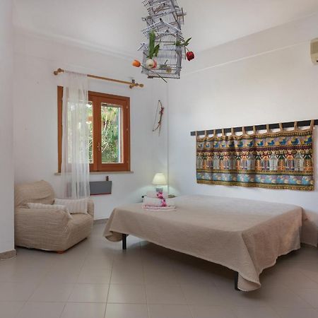 B&B Villa Il Carrubo San Vito Lo Capo Luaran gambar