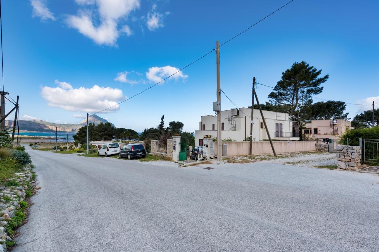 B&B Villa Il Carrubo San Vito Lo Capo Luaran gambar
