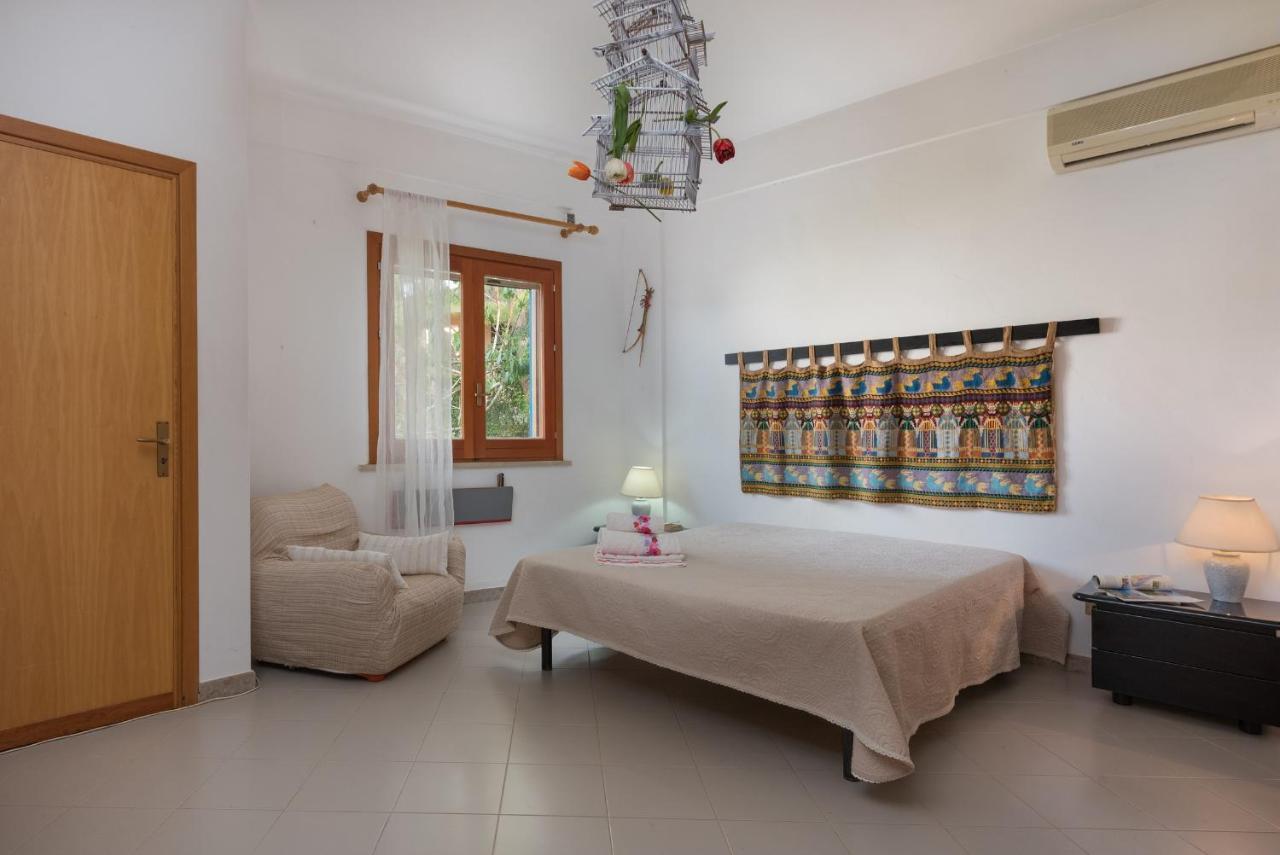 B&B Villa Il Carrubo San Vito Lo Capo Luaran gambar