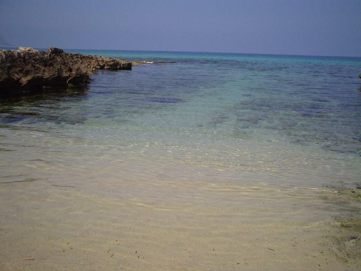B&B Villa Il Carrubo San Vito Lo Capo Luaran gambar