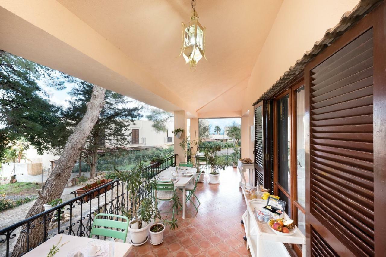 B&B Villa Il Carrubo San Vito Lo Capo Luaran gambar