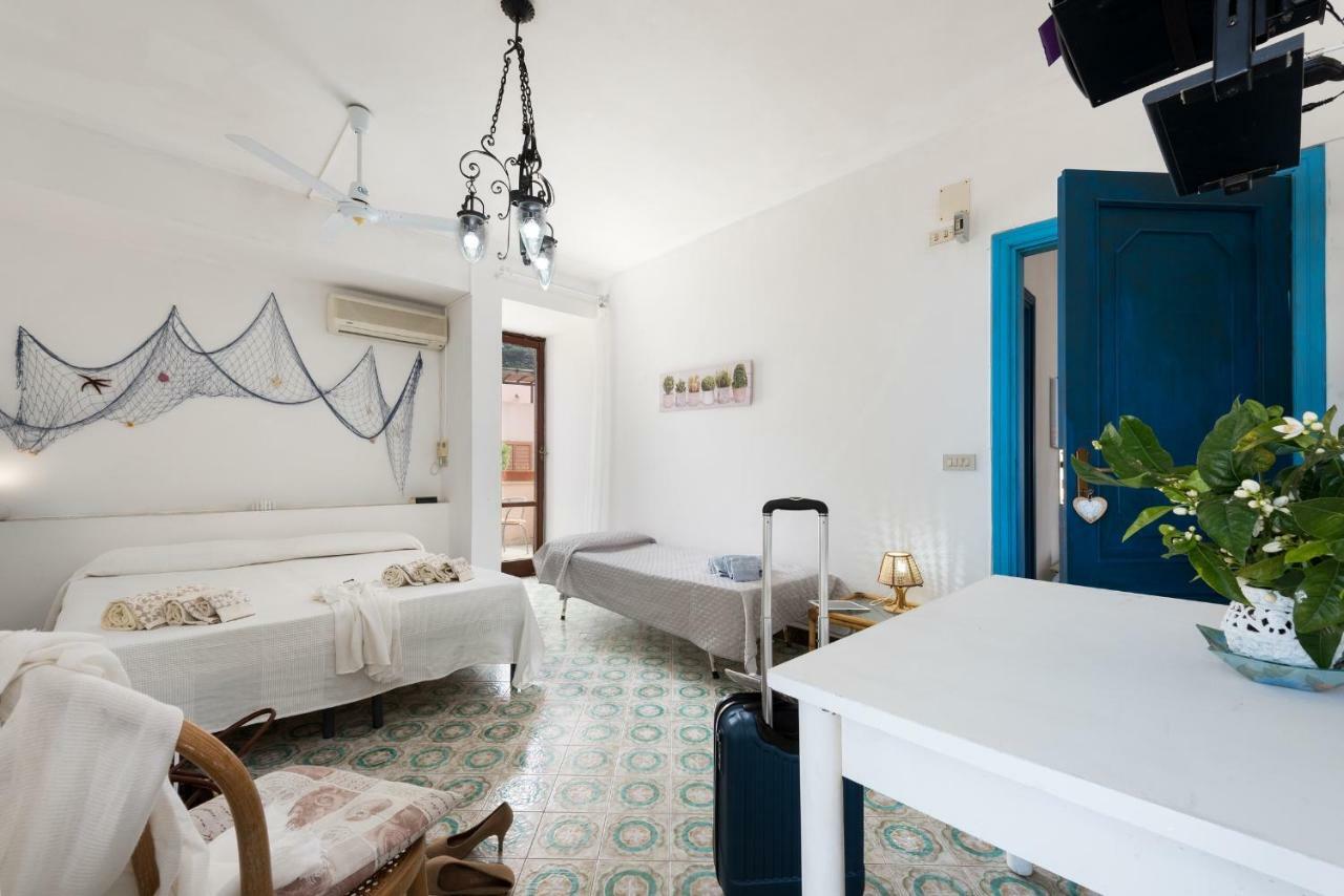 B&B Villa Il Carrubo San Vito Lo Capo Luaran gambar