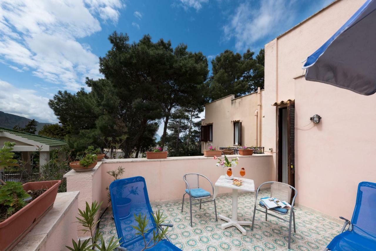 B&B Villa Il Carrubo San Vito Lo Capo Luaran gambar
