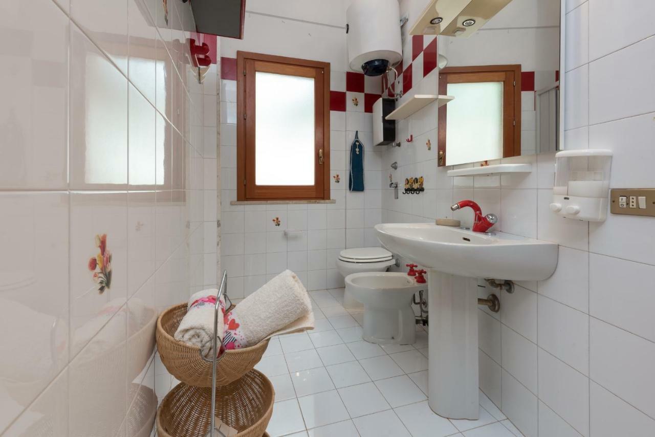 B&B Villa Il Carrubo San Vito Lo Capo Luaran gambar
