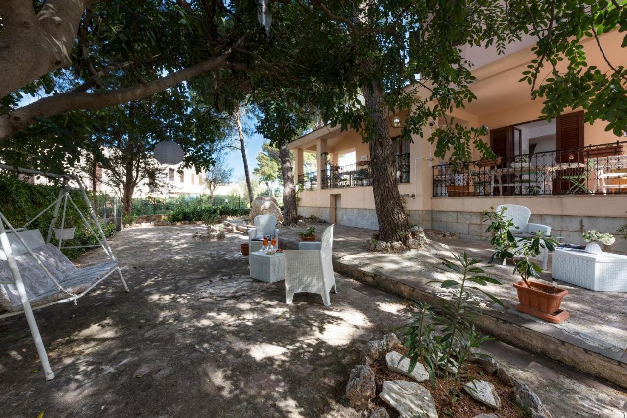 B&B Villa Il Carrubo San Vito Lo Capo Luaran gambar